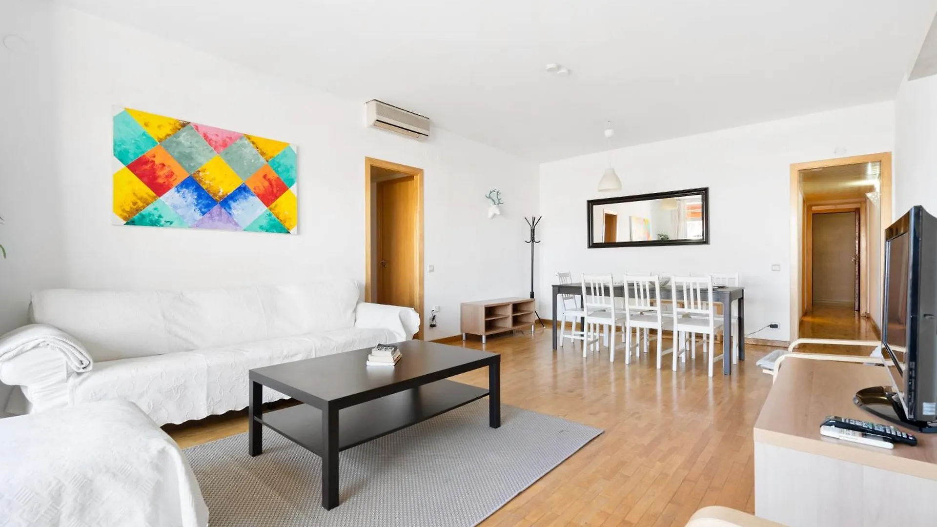 Stylish 4Br City View Apt Near Sagrada Familia Barcelona Apartment