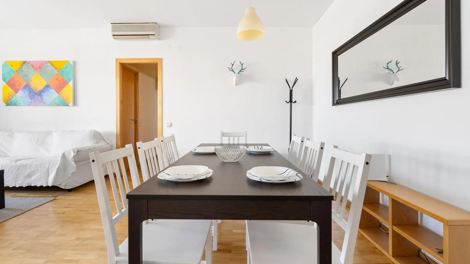 Stylish 4Br City View Apt Near Sagrada Familia Barcelona Spain