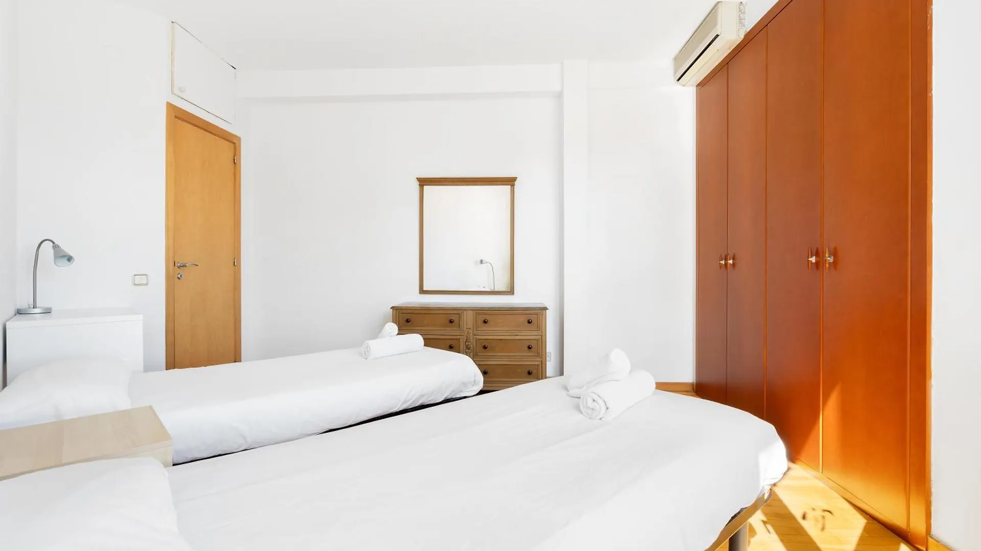 Stylish 4Br City View Apt Near Sagrada Familia Barcelona 0*,  Spain