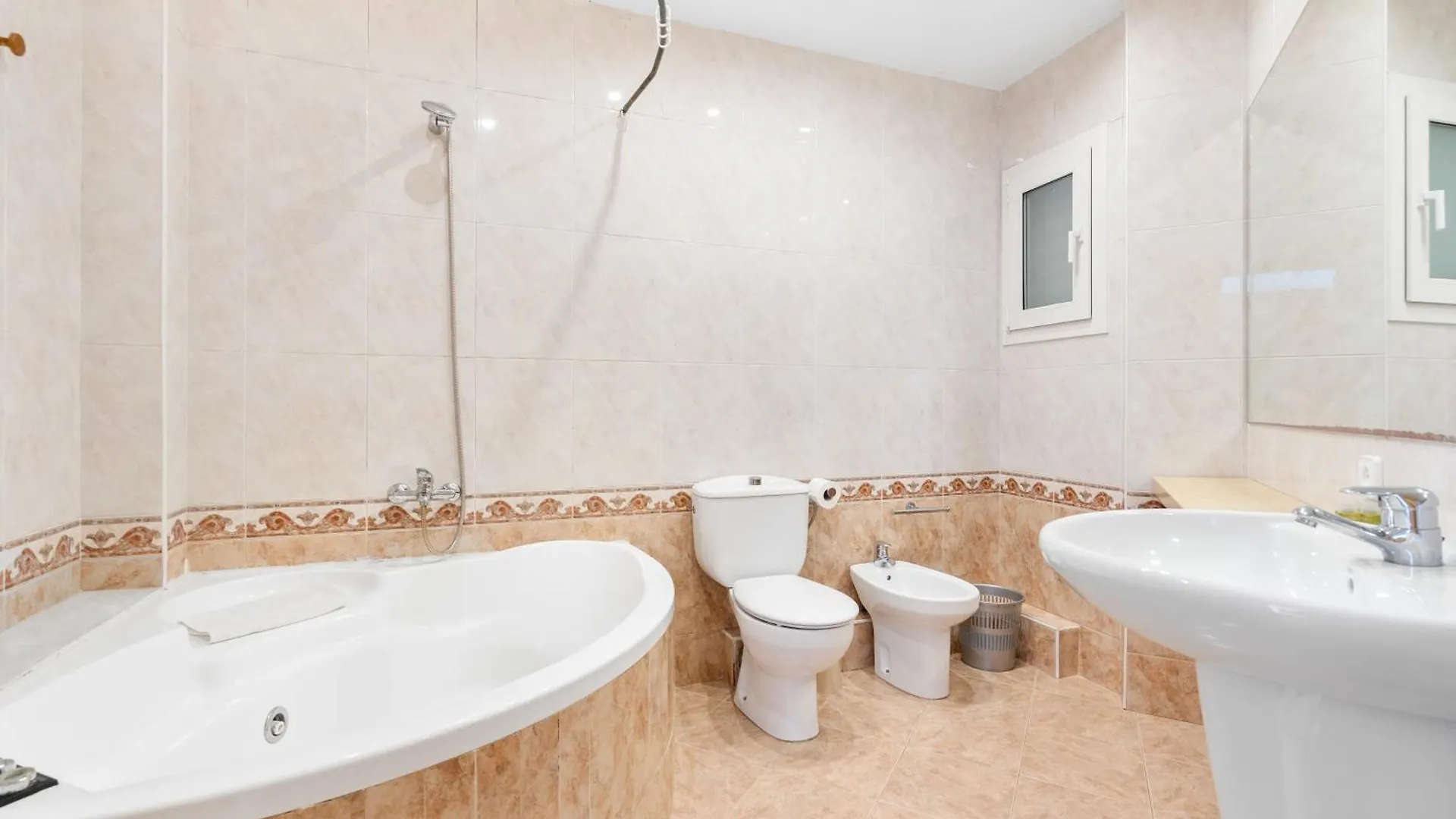 Lägenhet Stylish 4Br City View Apt Near Sagrada Familia Barcelona